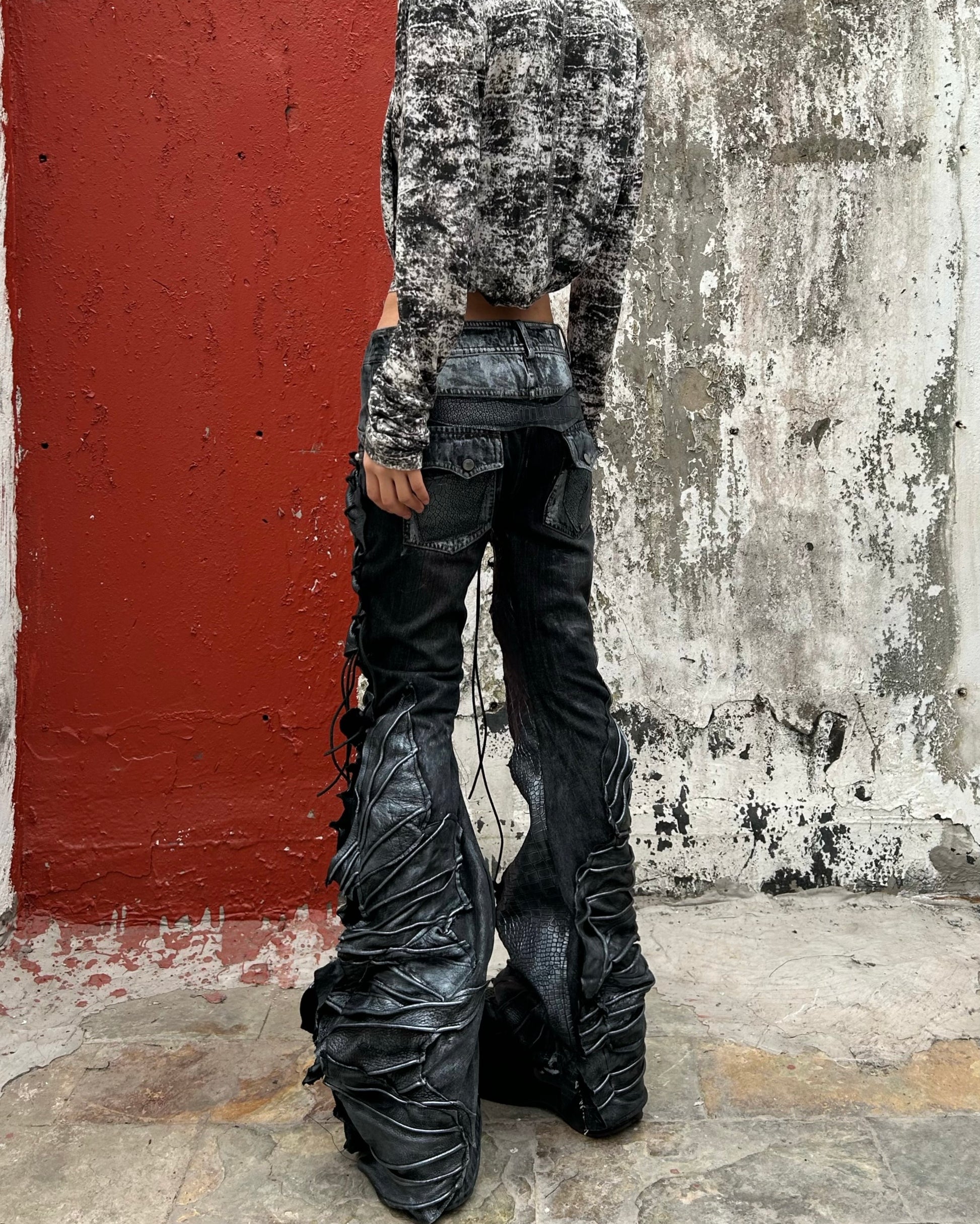 S04-Mermaid-cut trousers with dramatic flare