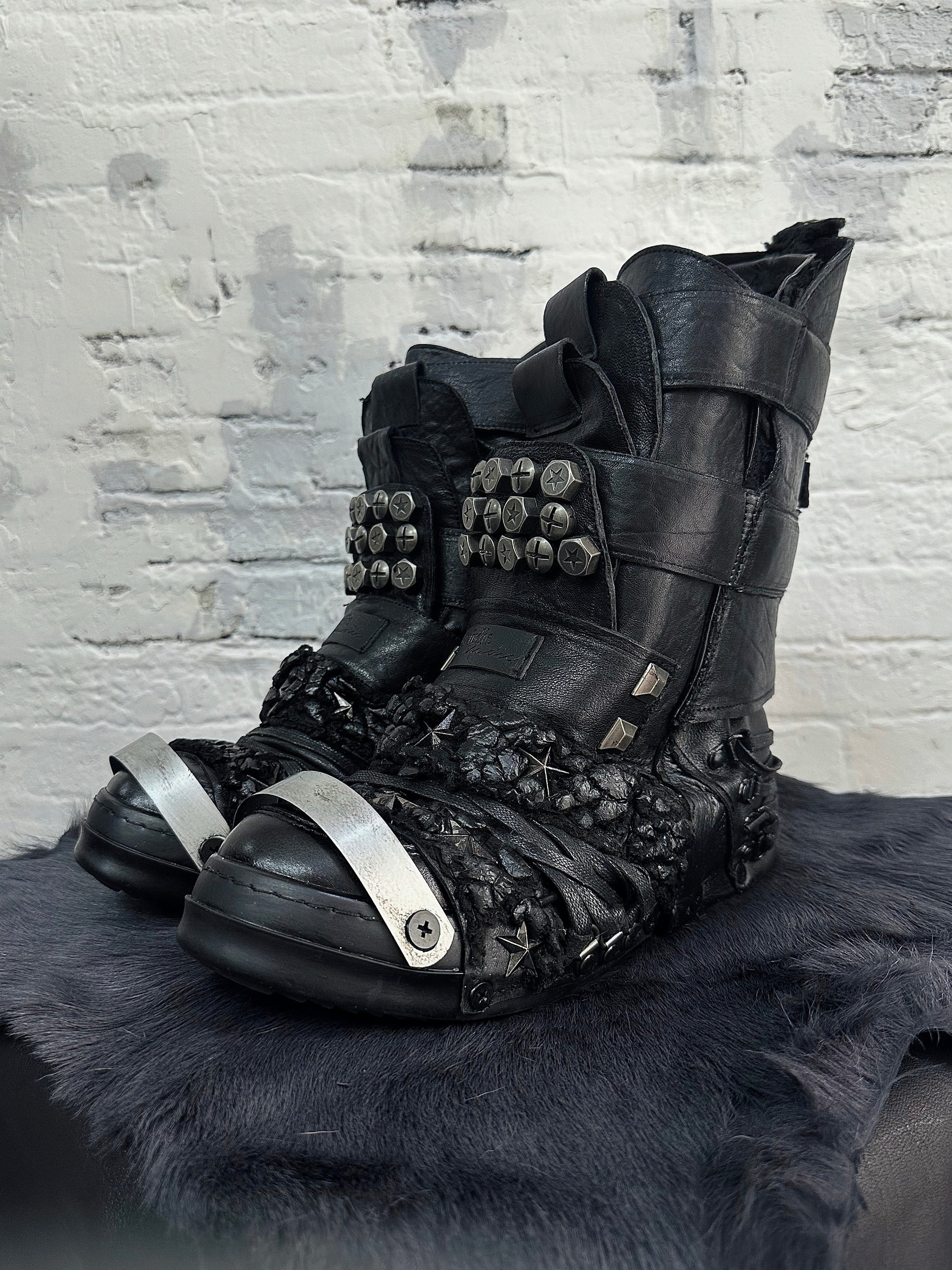 H07-Black Halo Boots