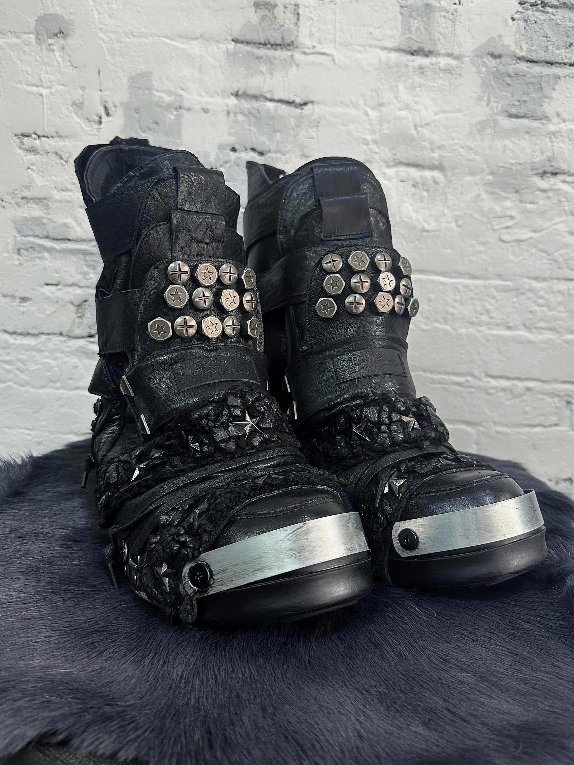 H07-Black Halo Boots