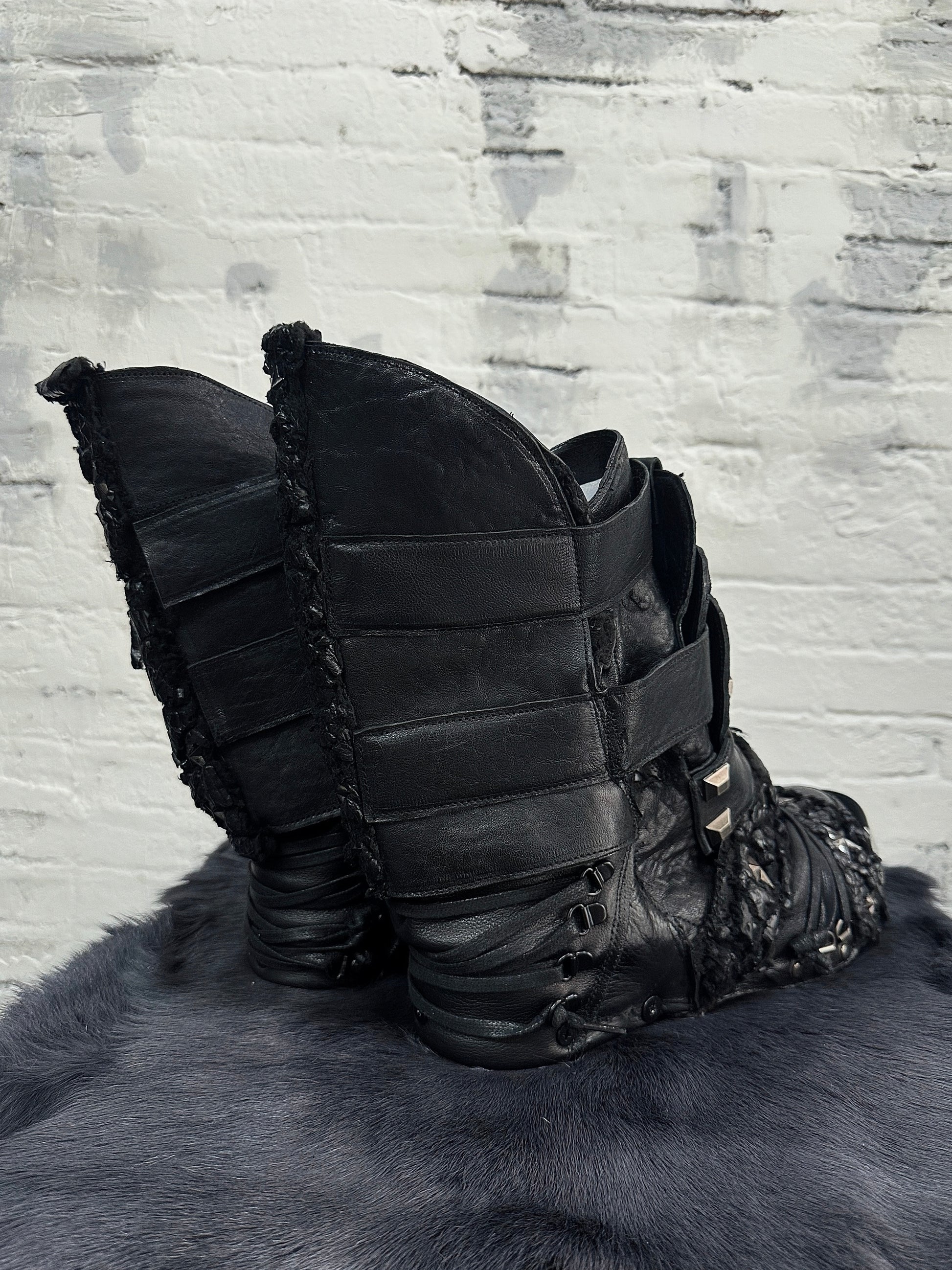 H07-Black Halo Boots