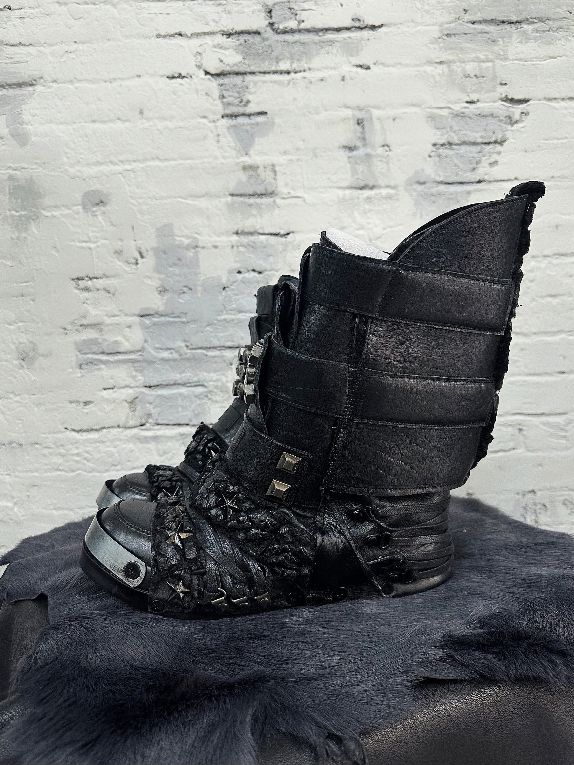 H07-Black Halo Boots