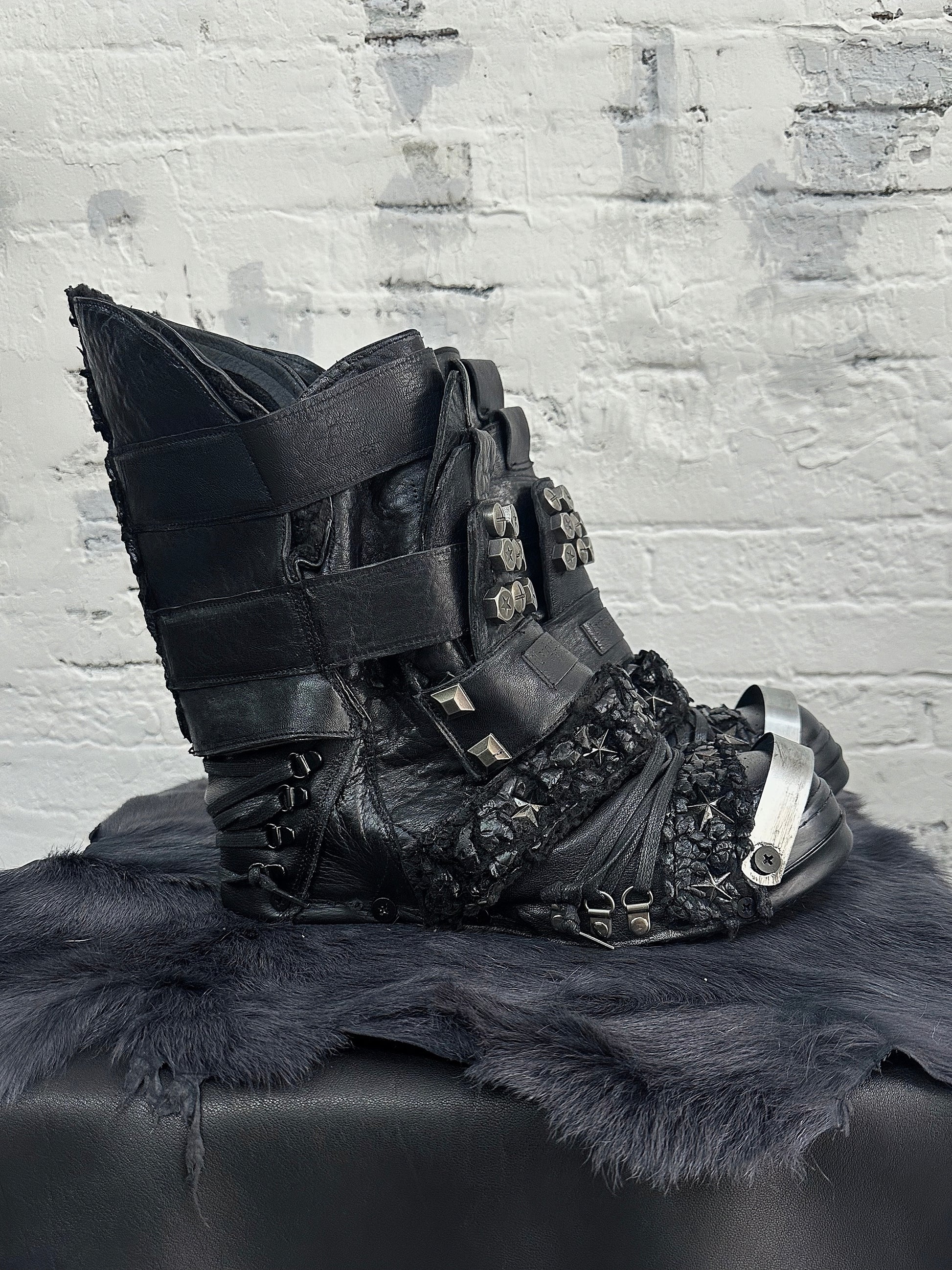 H07-Black Halo Boots