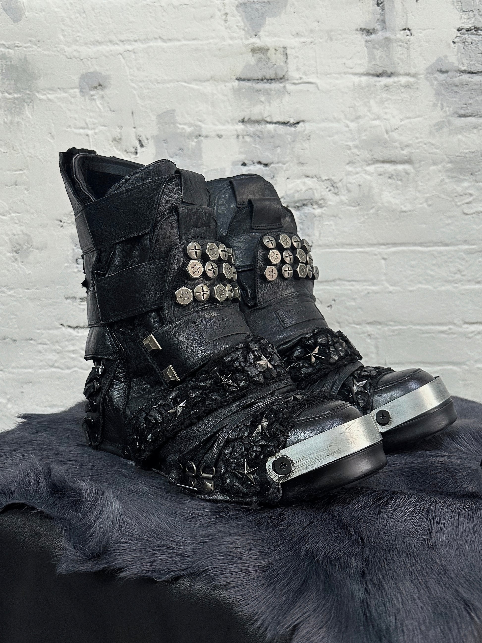 H07-Black Halo Boots
