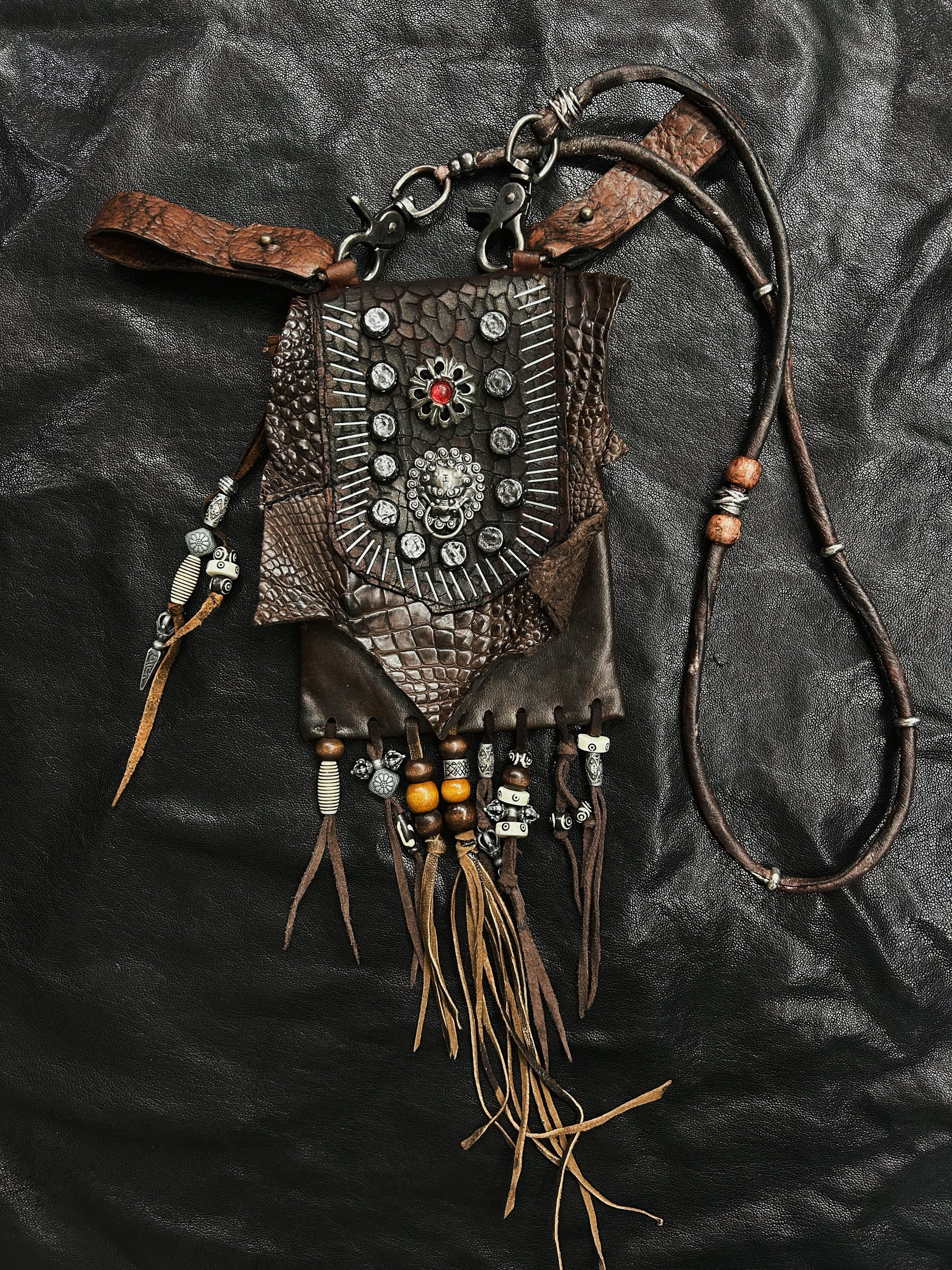 H05-Nomad Relic Pouch