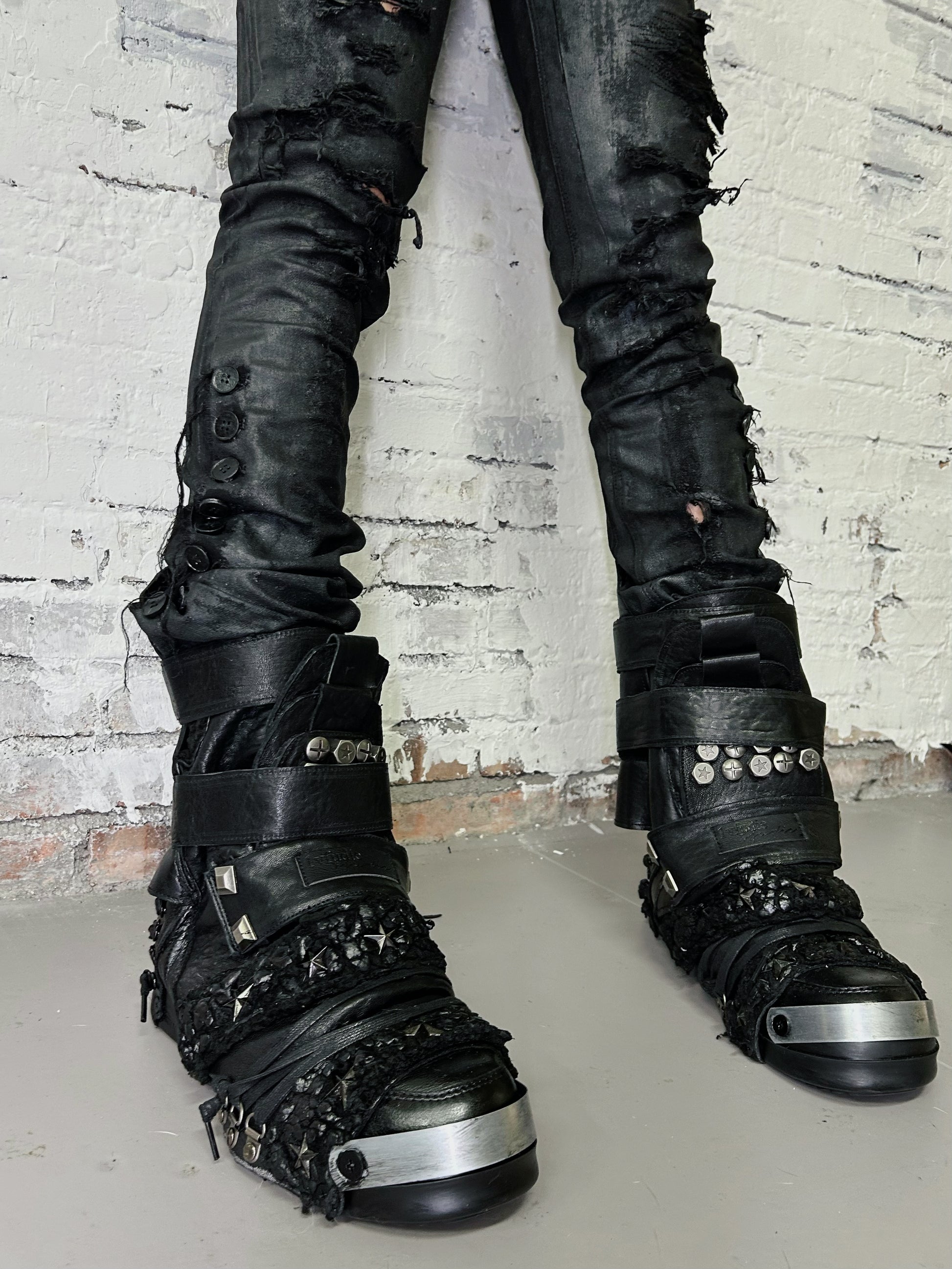 H07-Black Halo Boots