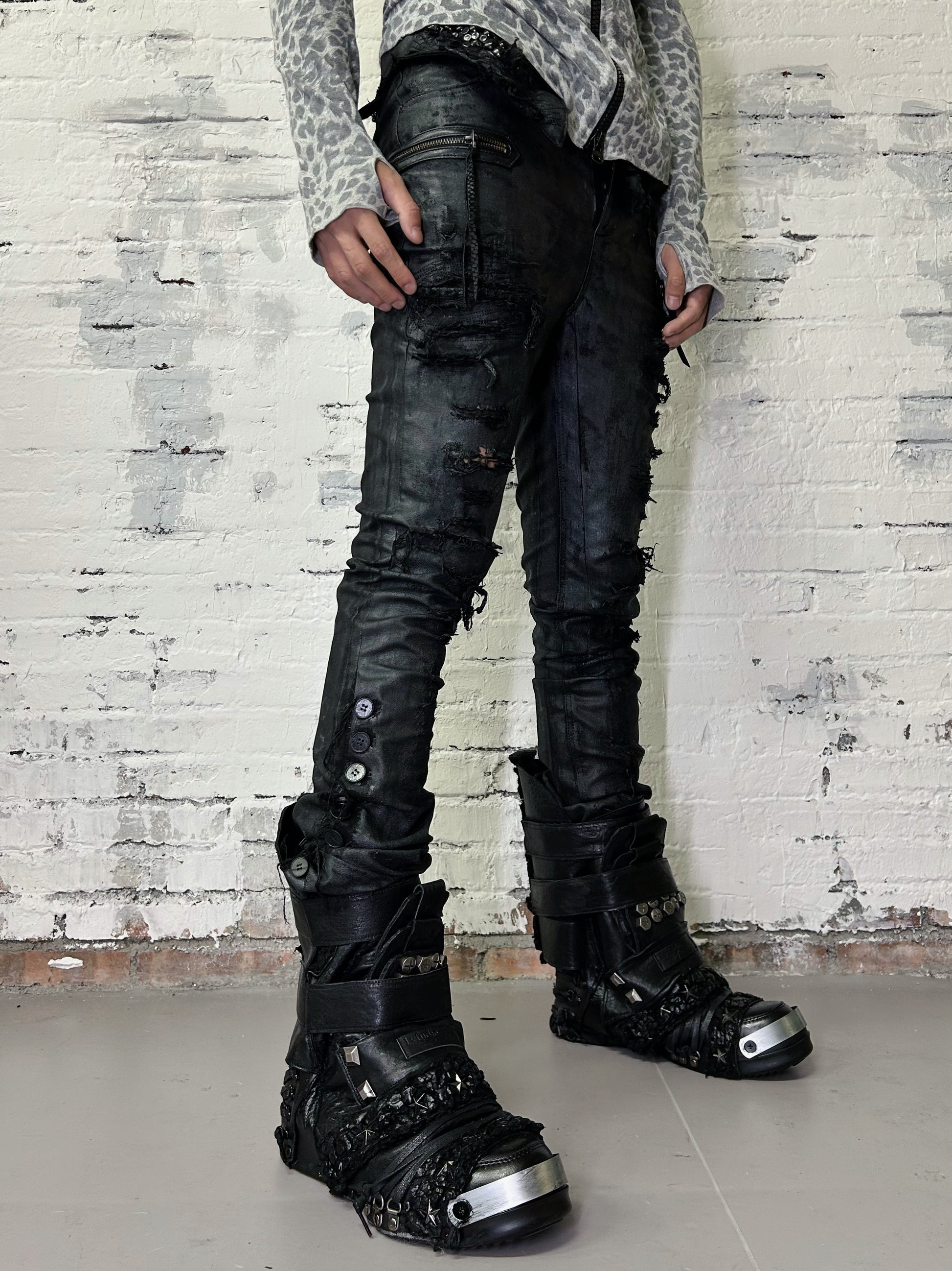 H07-Black Halo Boots