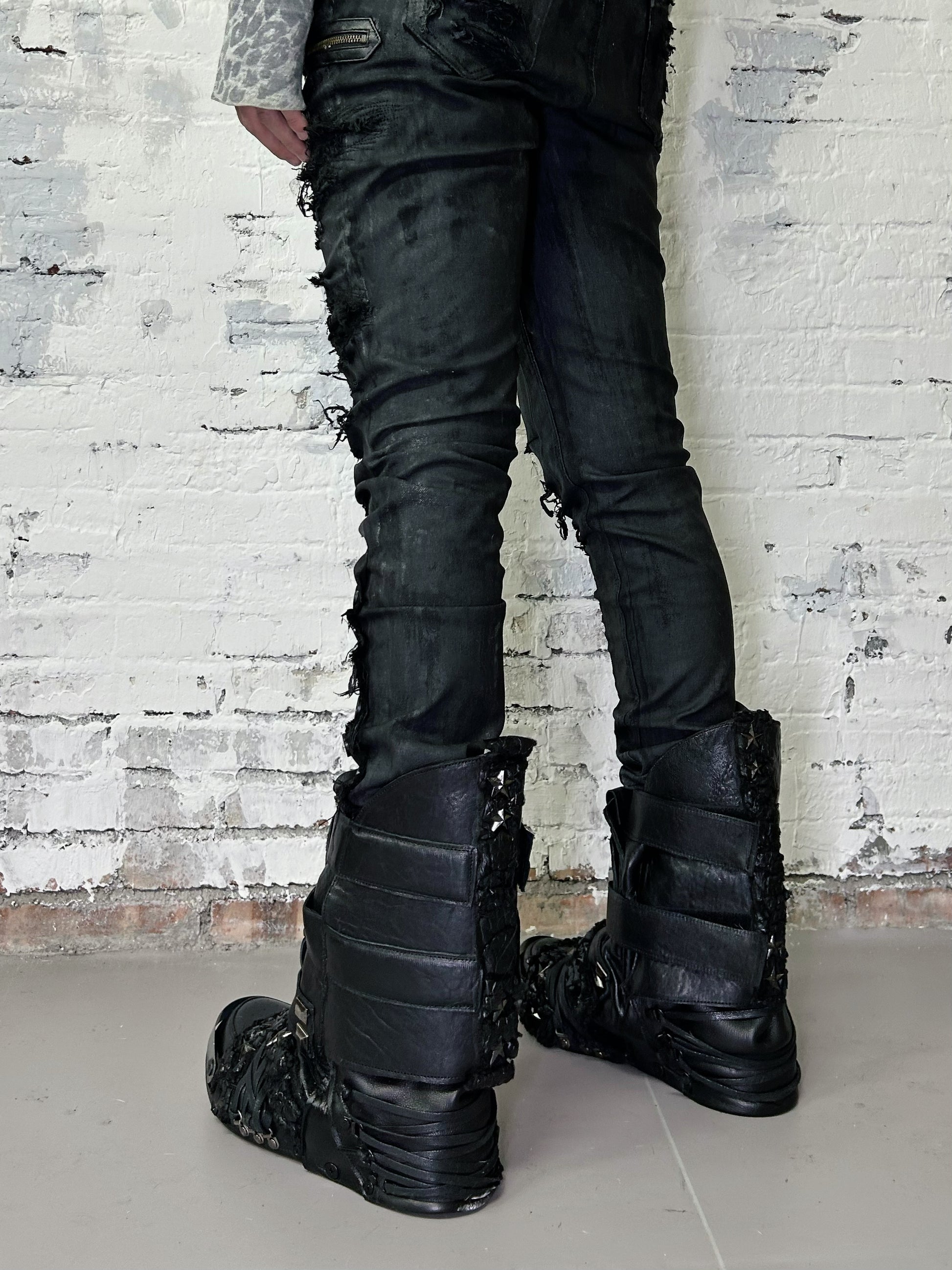 H07-Black Halo Boots