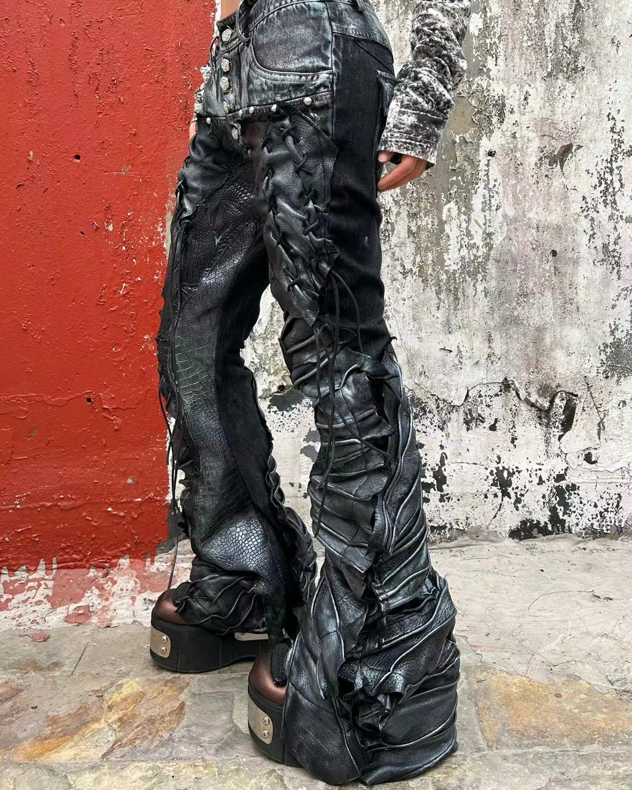 S04-Mermaid-cut trousers with dramatic flare
