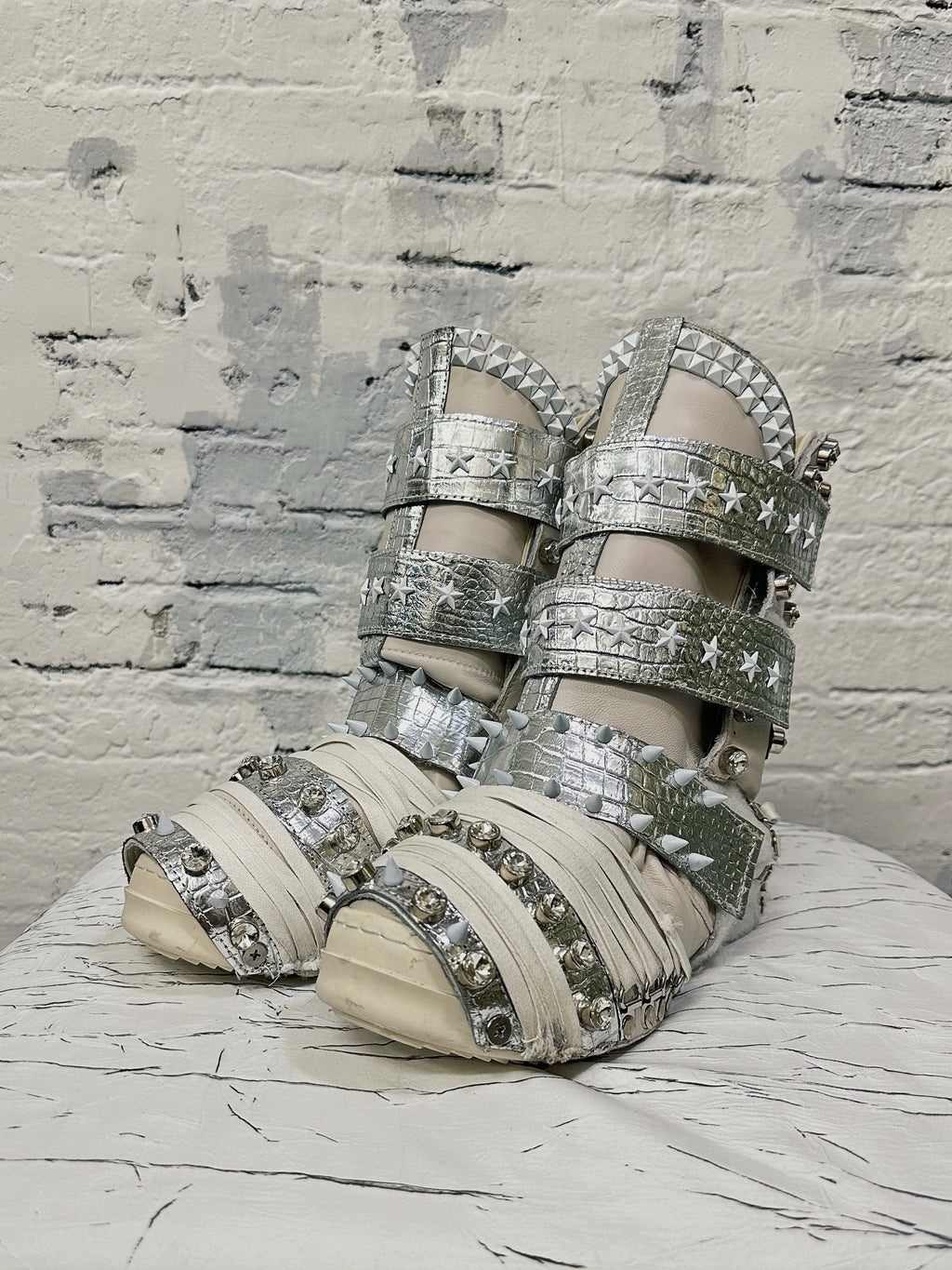 H07-Silver Halo Boots