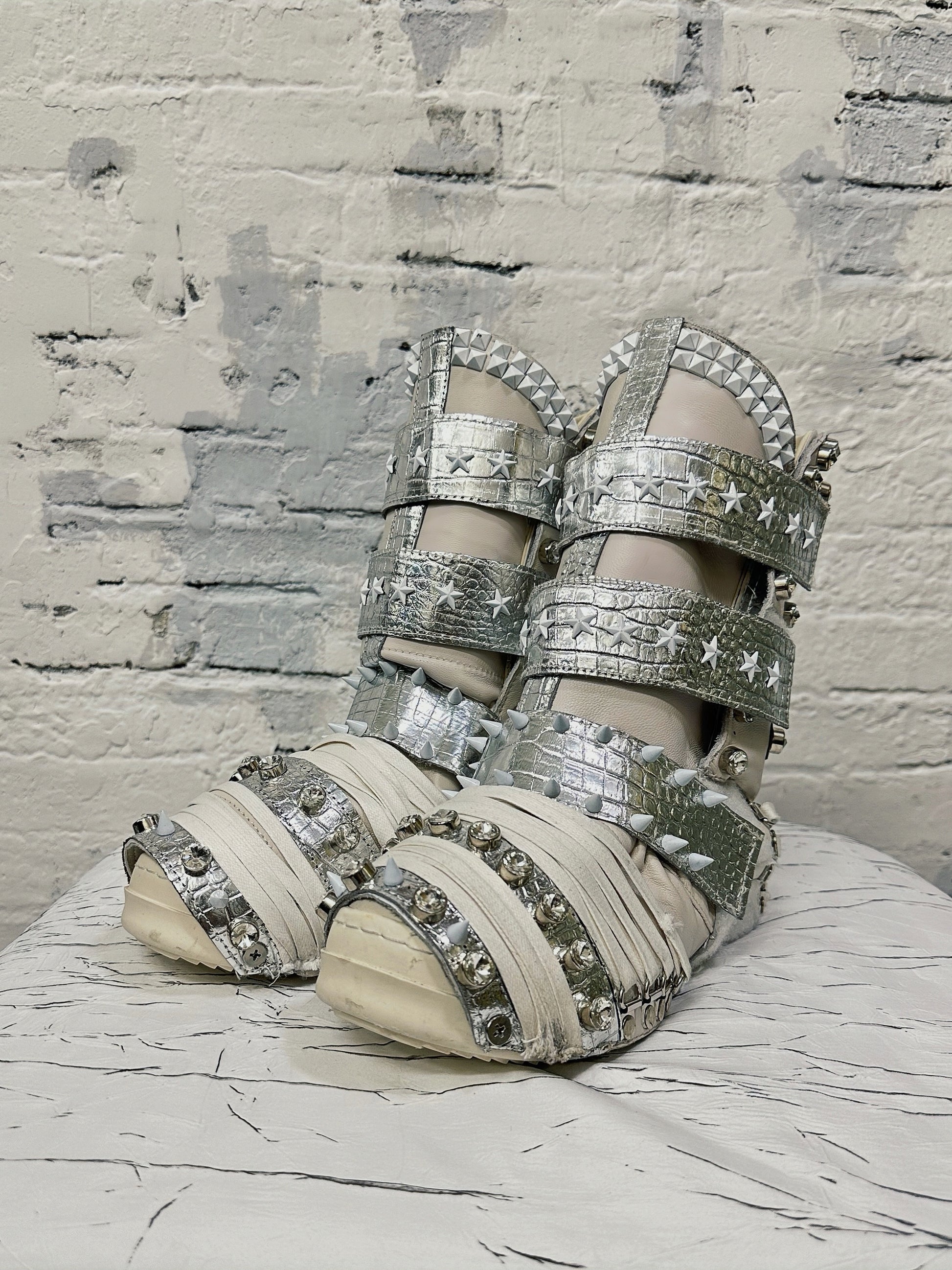H07-Silver Halo Boots